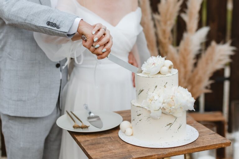 Torte Nuziali Creative: Idee Uniche per il Tuo Matrimonio